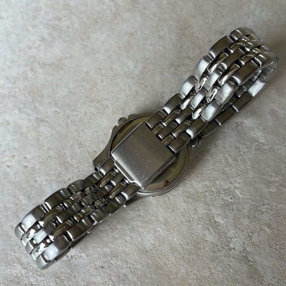 Armitron lady battery water resistant 100ft stainless steel - Picture 5 of 6